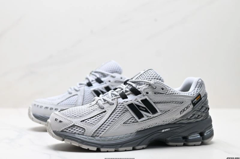 Sporty New Balance Shoes 3116