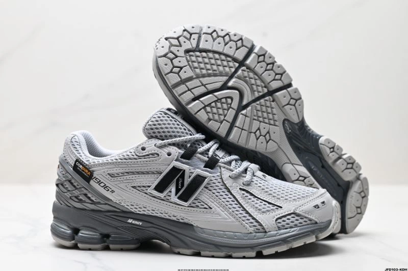 Sporty New Balance Shoes 3116