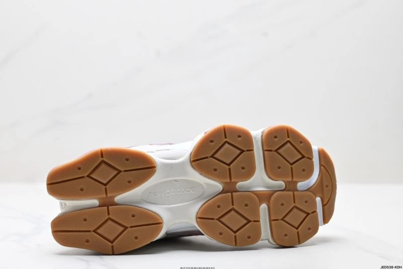 Fashionable New Balance Shoes 3110
