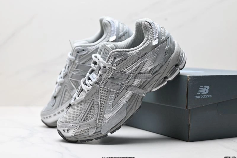 Stretchable New Balance Shoes 2253