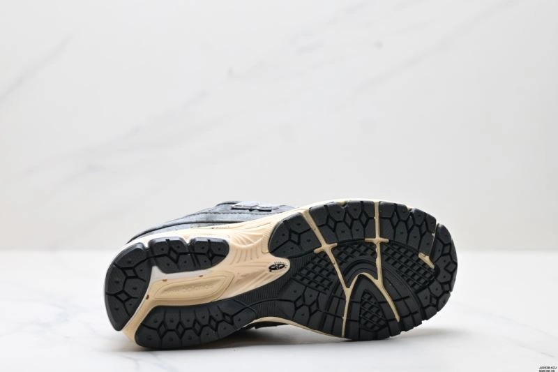 New Balance Shoes MultiPurpose 2249