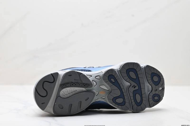 Versatile New Balance Shoes 2250