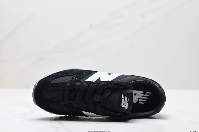 Resilient New Balance Shoes 2211