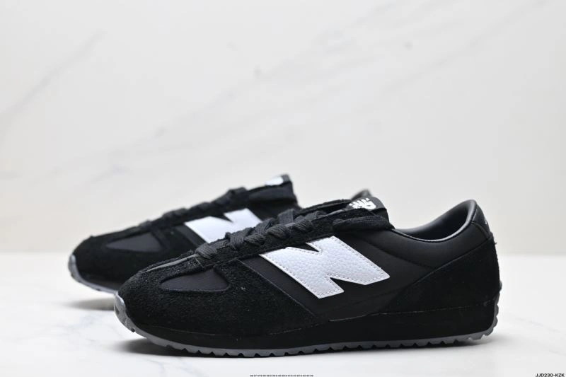 Resilient New Balance Shoes 2211