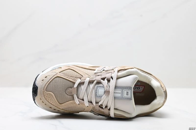 Functional New Balance Shoes 2208
