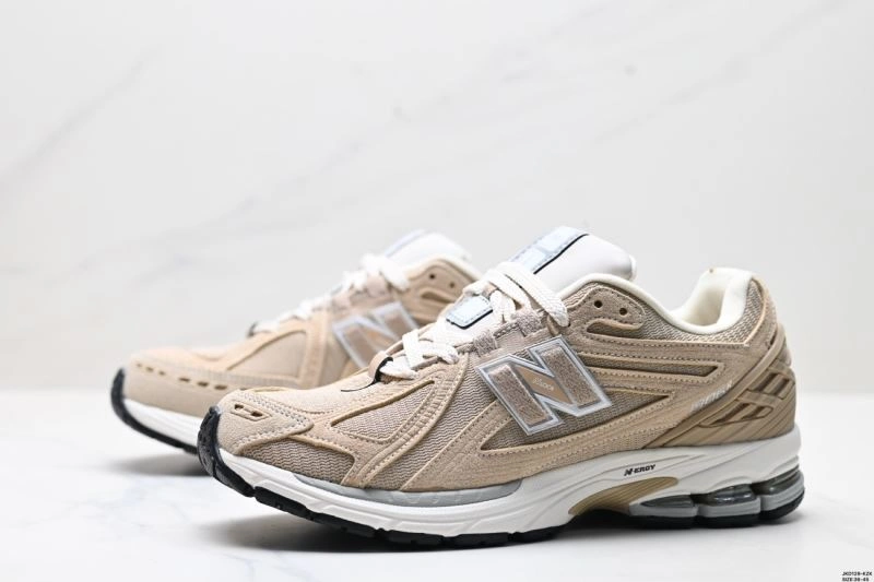 Functional New Balance Shoes 2208