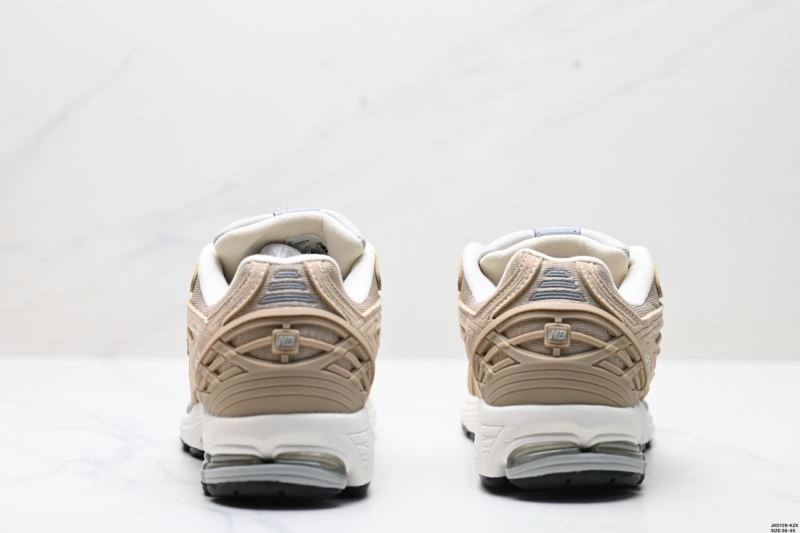 Functional New Balance Shoes 2208