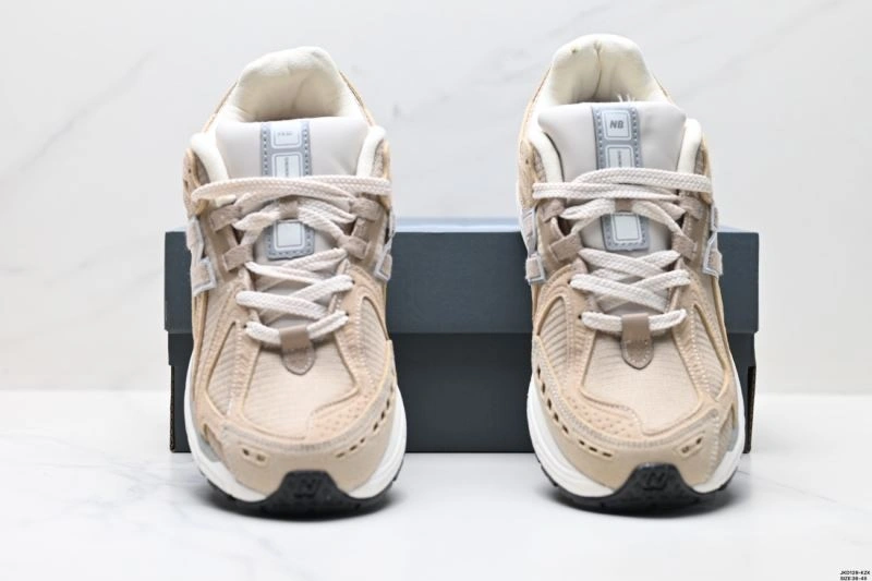 Functional New Balance Shoes 2208