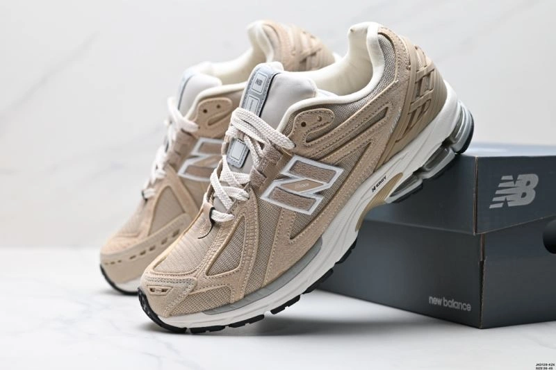 Functional New Balance Shoes 2208