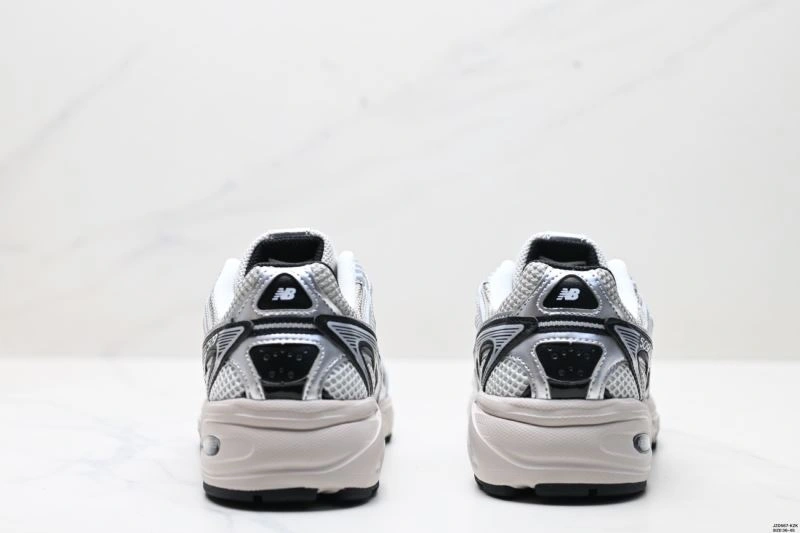 Supportive New Balance Shoes 2200