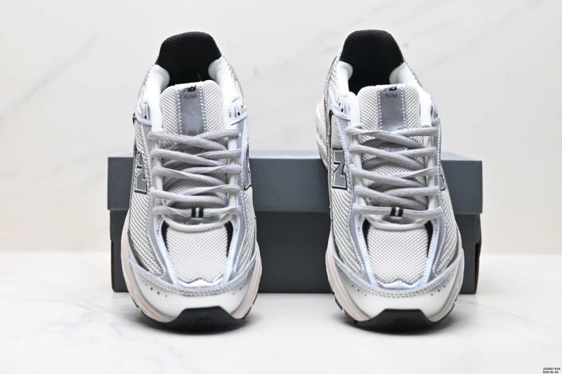 Supportive New Balance Shoes 2200