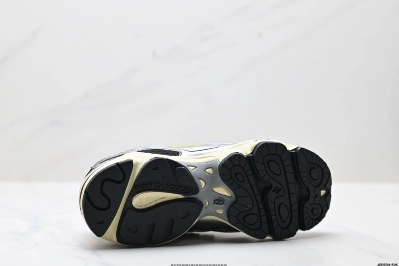 New Balance Shoes FashionForward 2137