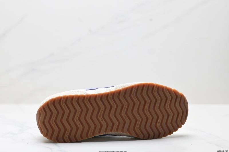Packable New Balance Shoes 2077