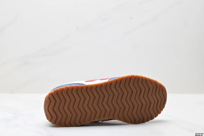 Stretchable New Balance Shoes 2062