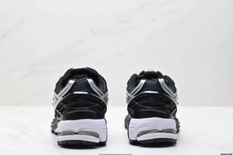Casual New Balance Shoes 2051