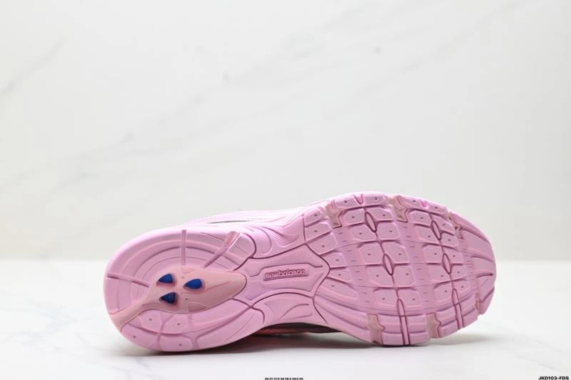 New Balance Shoes Unisex 2052