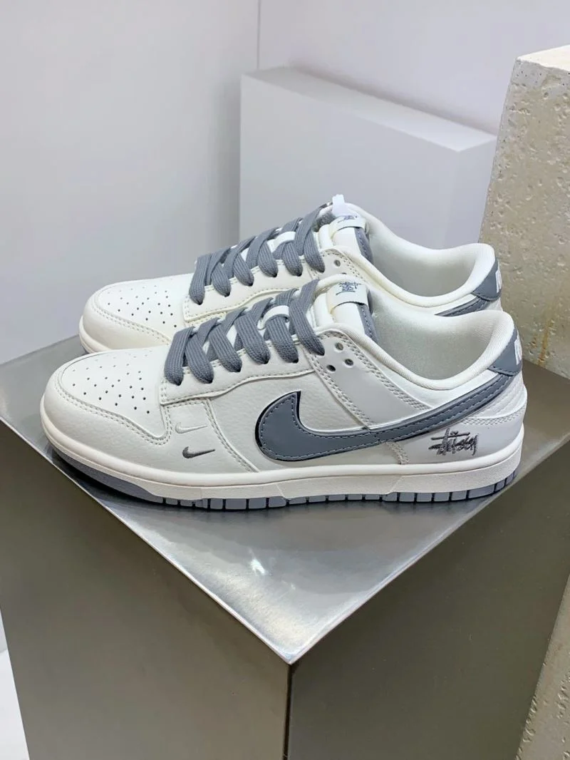 Vibrant Nike Dunk Shoes 33390