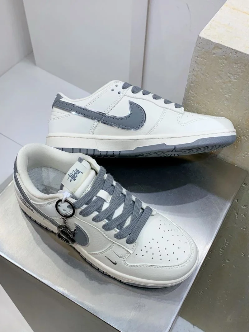 Vibrant Nike Dunk Shoes 33390