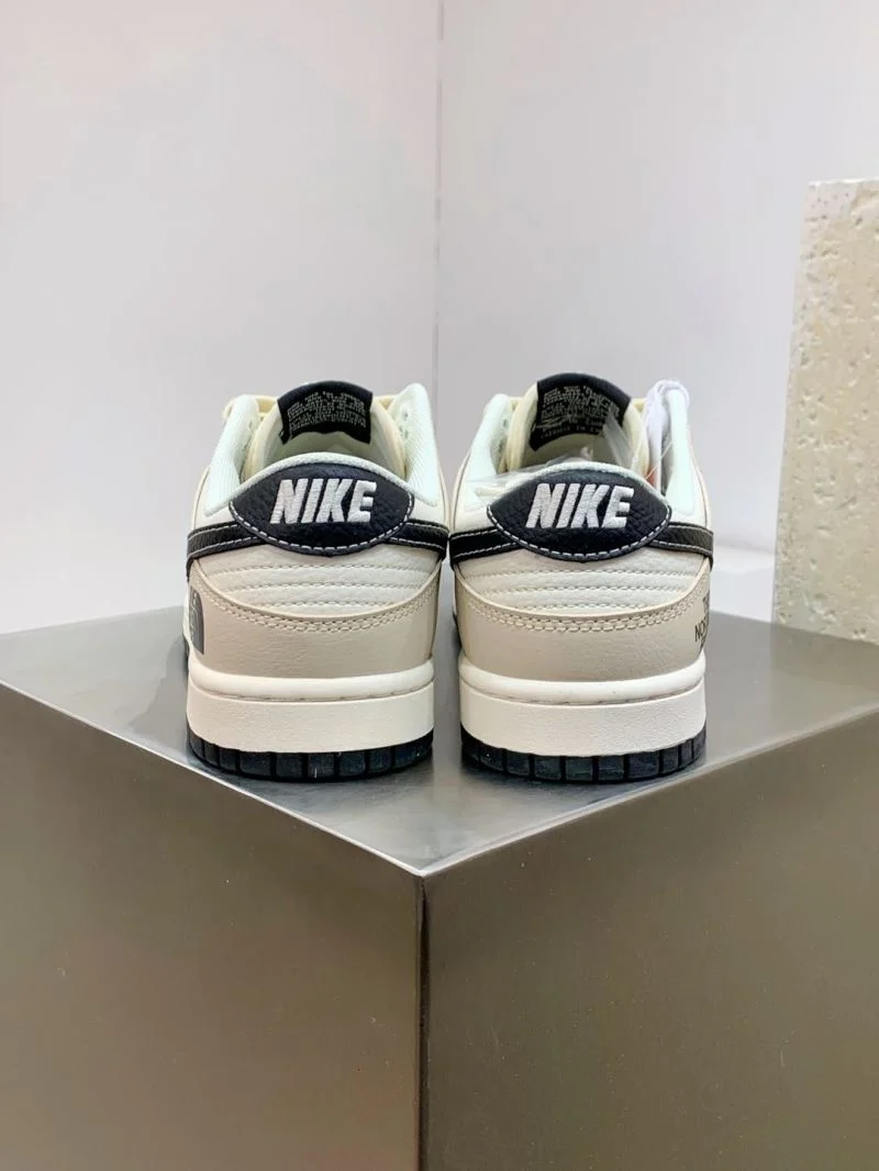 Minimalist Nike Dunk Shoes 33388