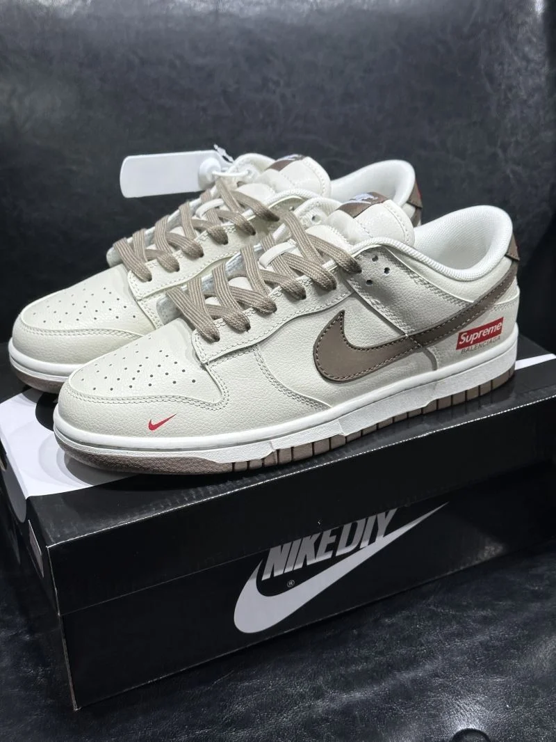 Sleek Nike Dunk Shoes 33476