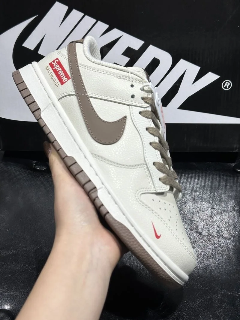 Sleek Nike Dunk Shoes 33476