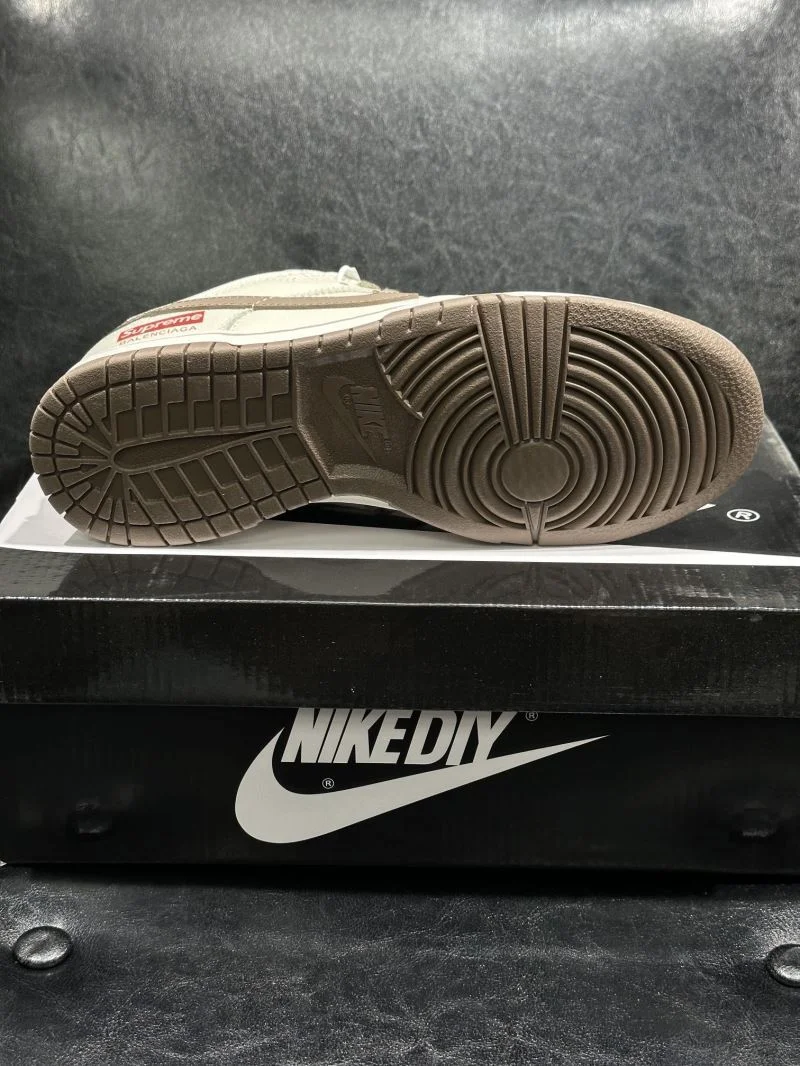 Sleek Nike Dunk Shoes 33476