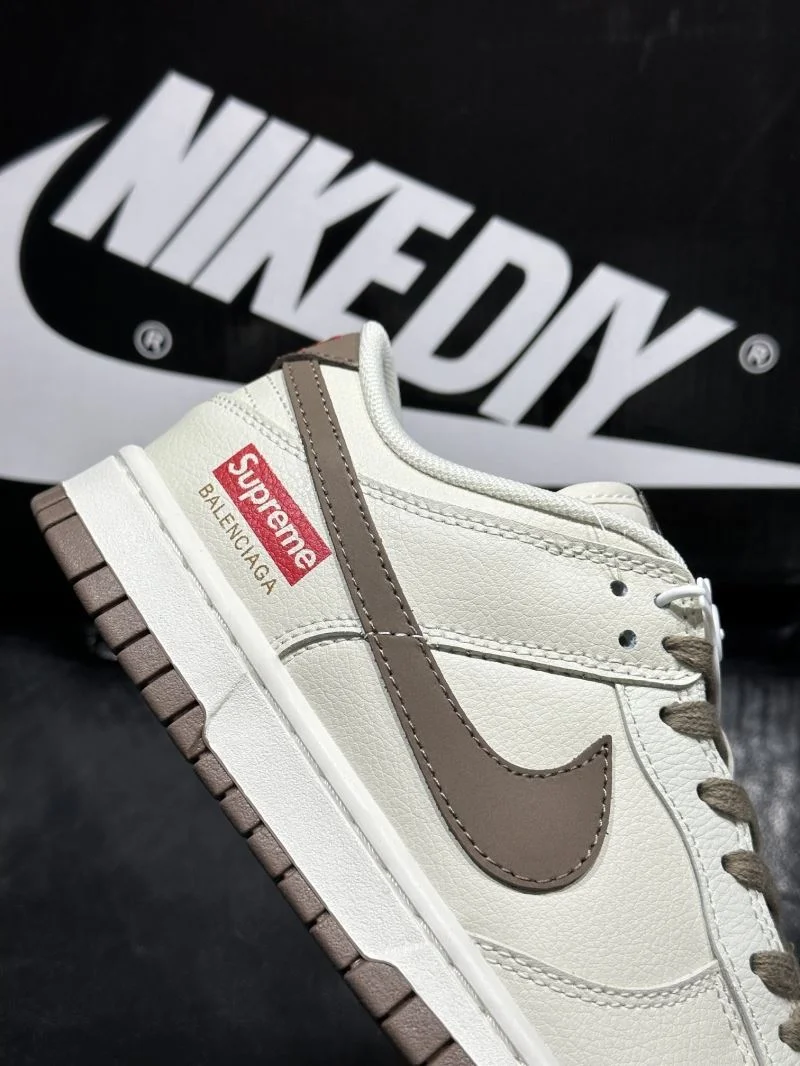 Sleek Nike Dunk Shoes 33476