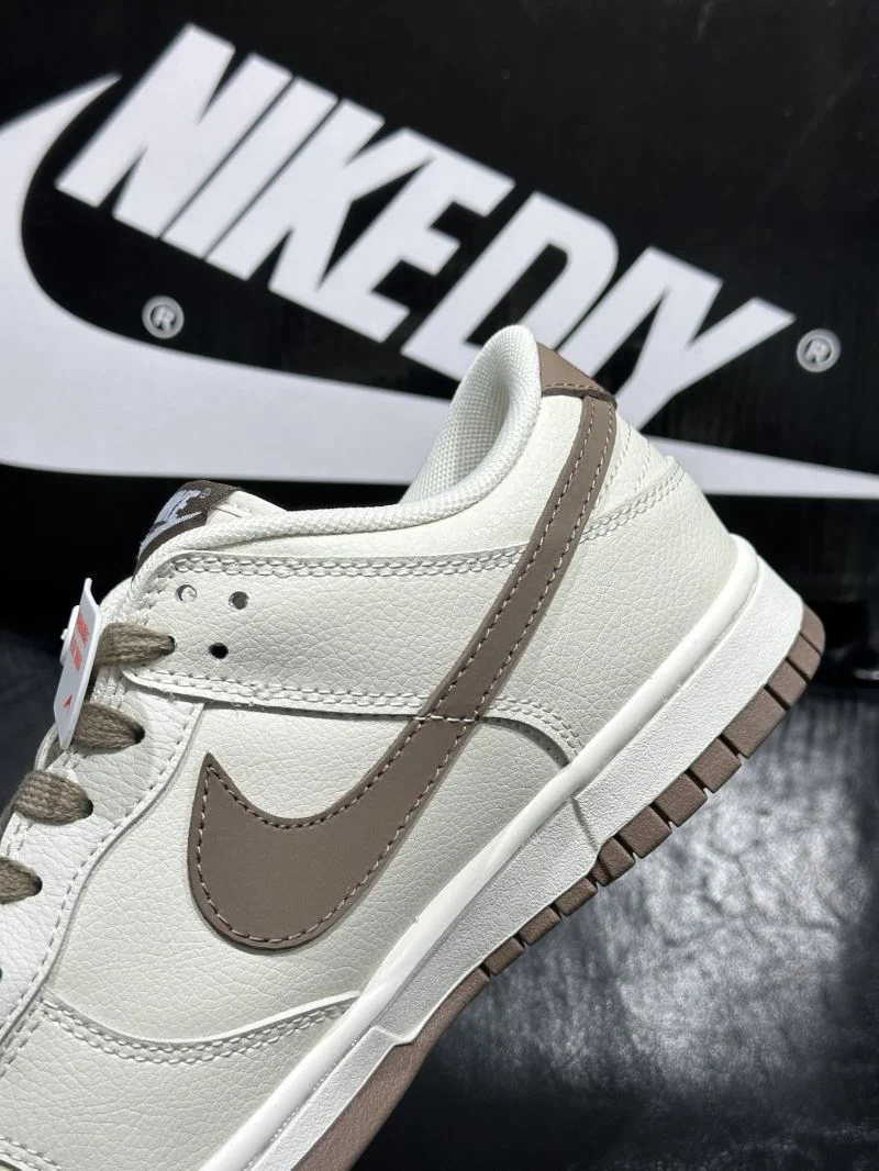Sleek Nike Dunk Shoes 33476