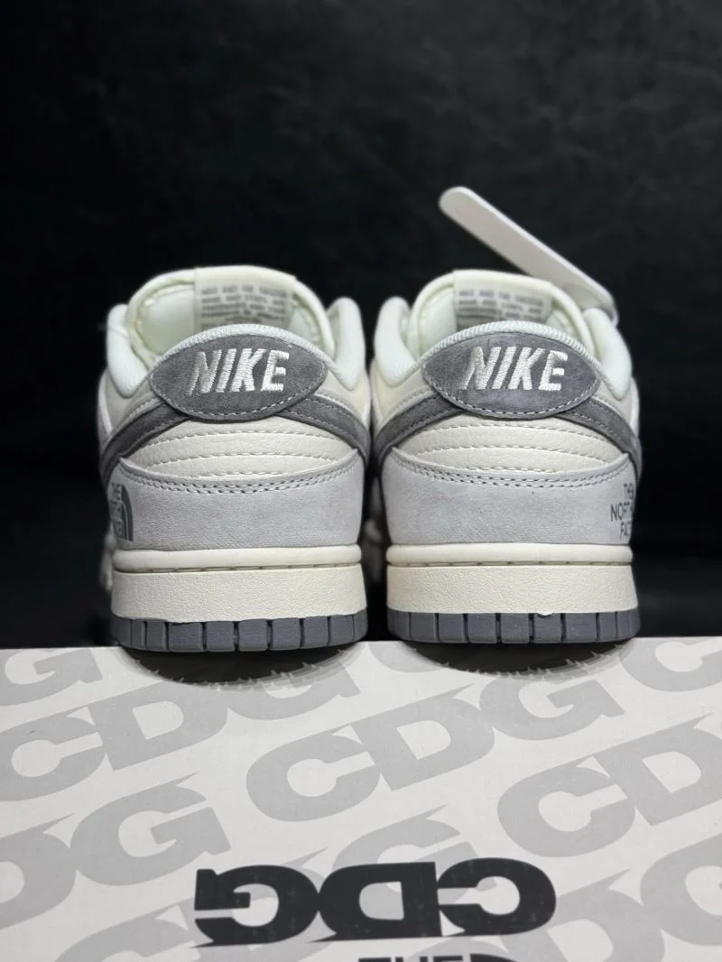 Minimalist Nike Dunk Shoes 33466