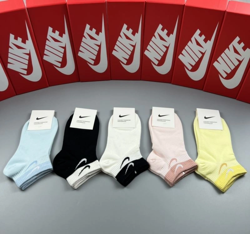 Sleek Nike Socks 274576
