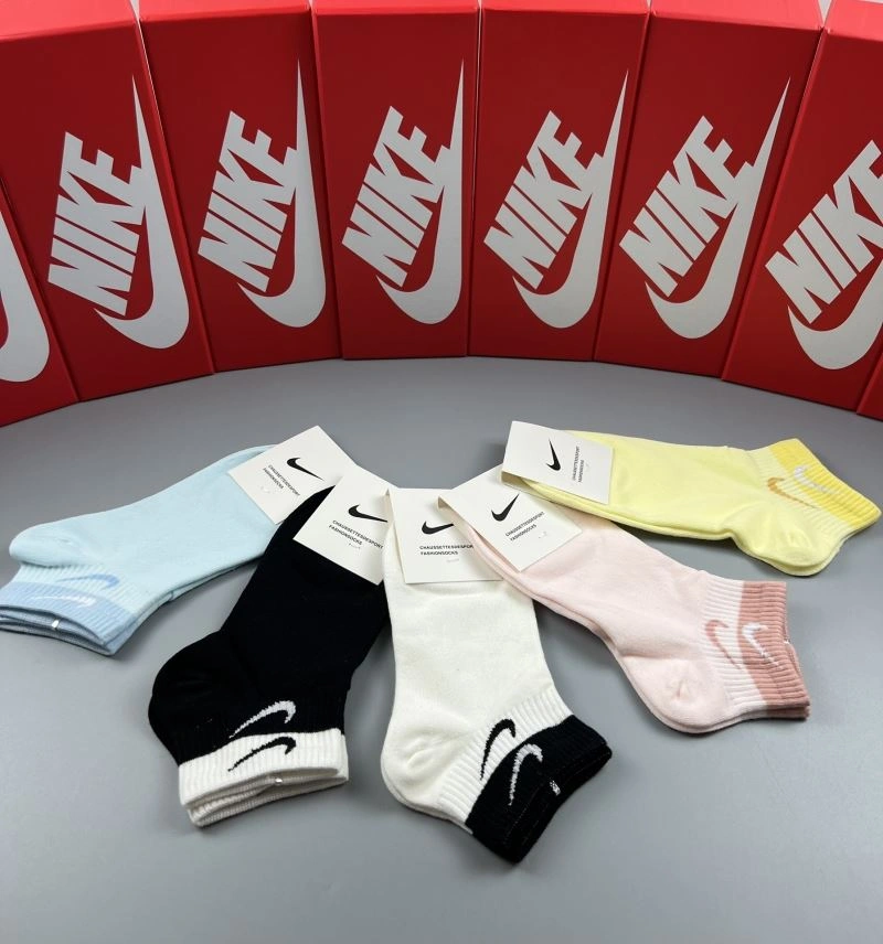 Sleek Nike Socks 274576