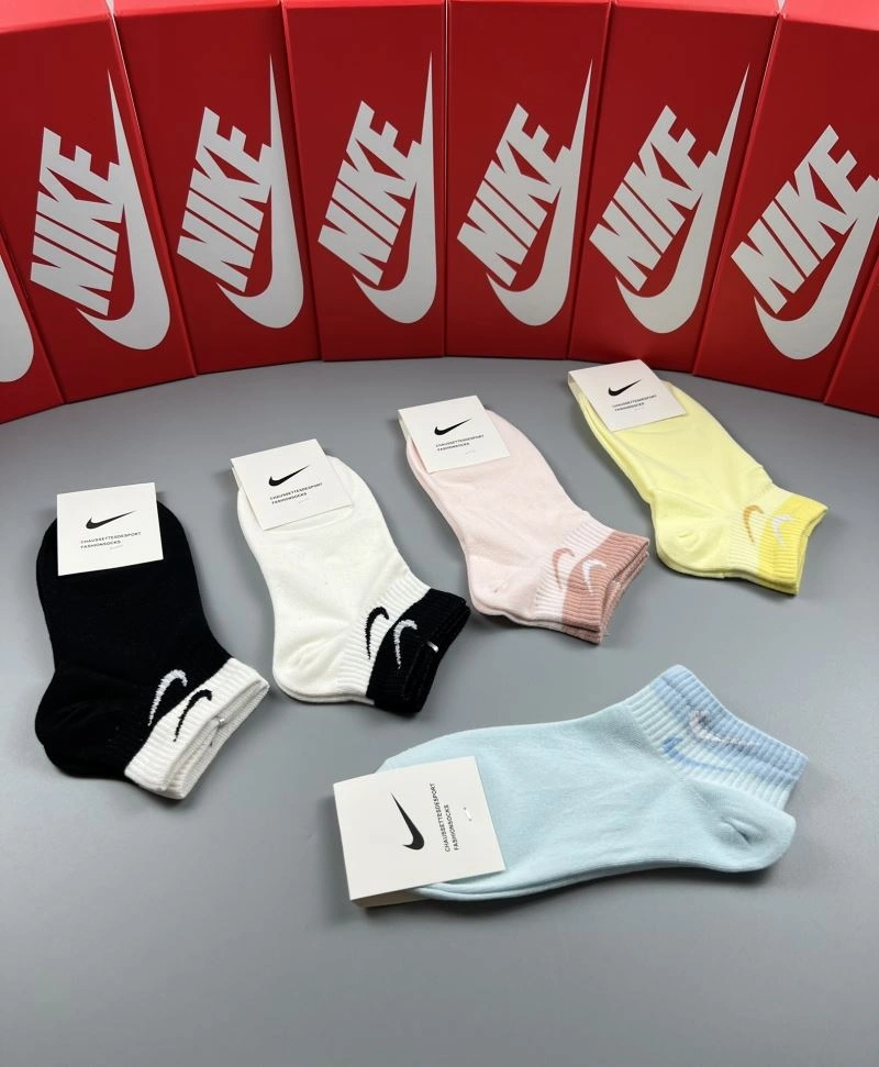 Sleek Nike Socks 274576