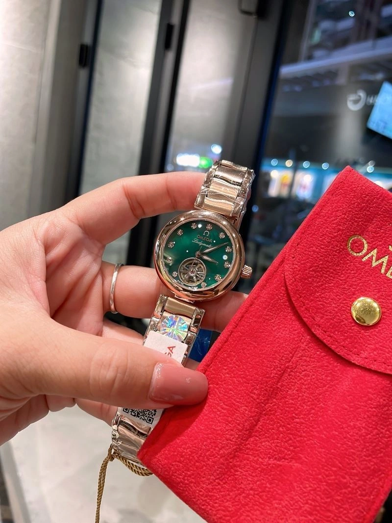 Chic OMEGA Watches 193816