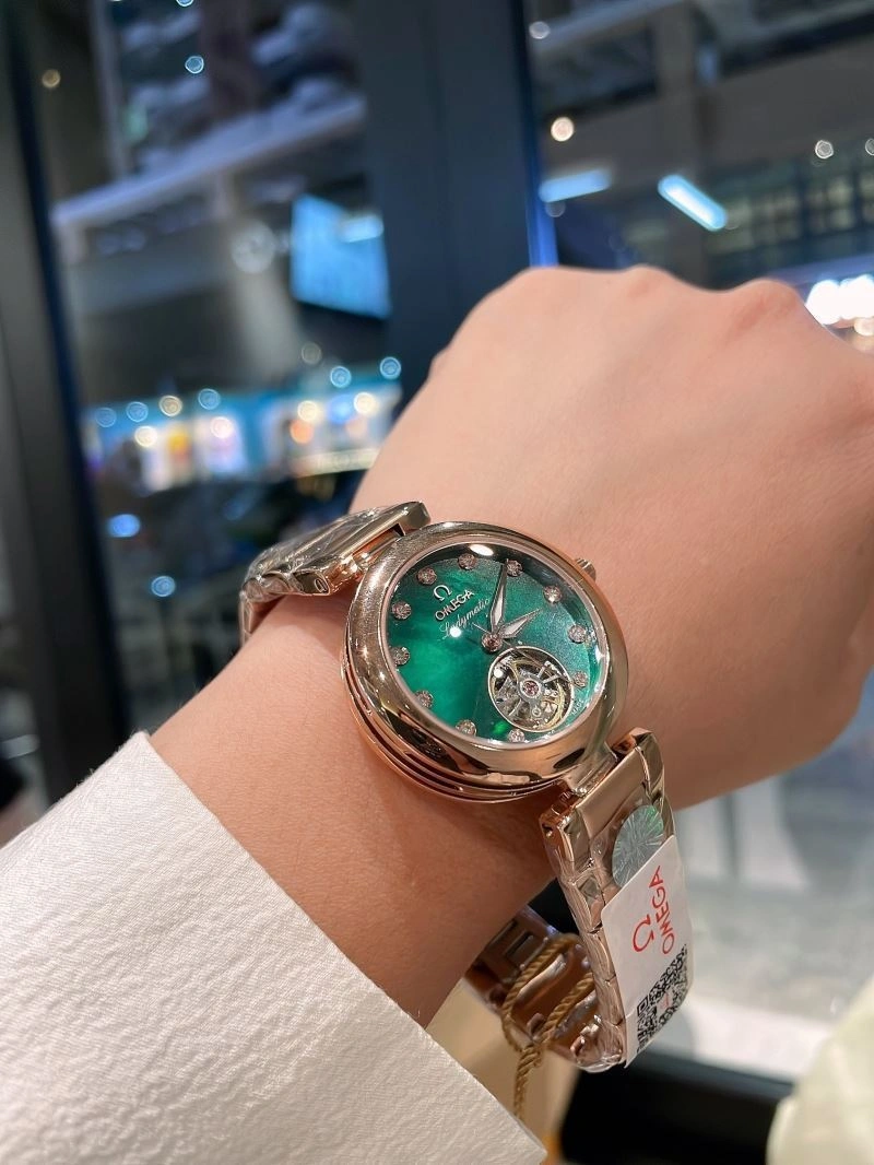 Chic OMEGA Watches 193816