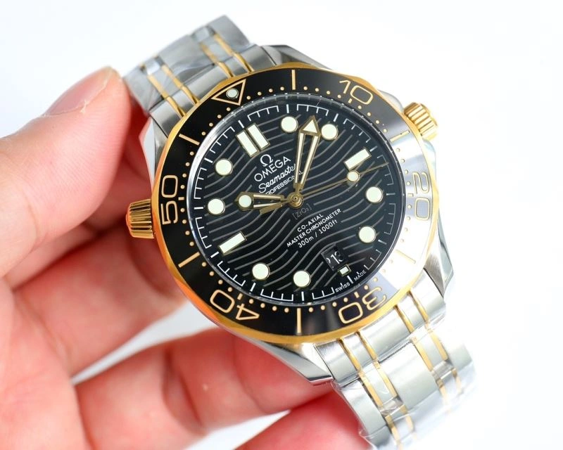 Snug OMEGA Watches 193657