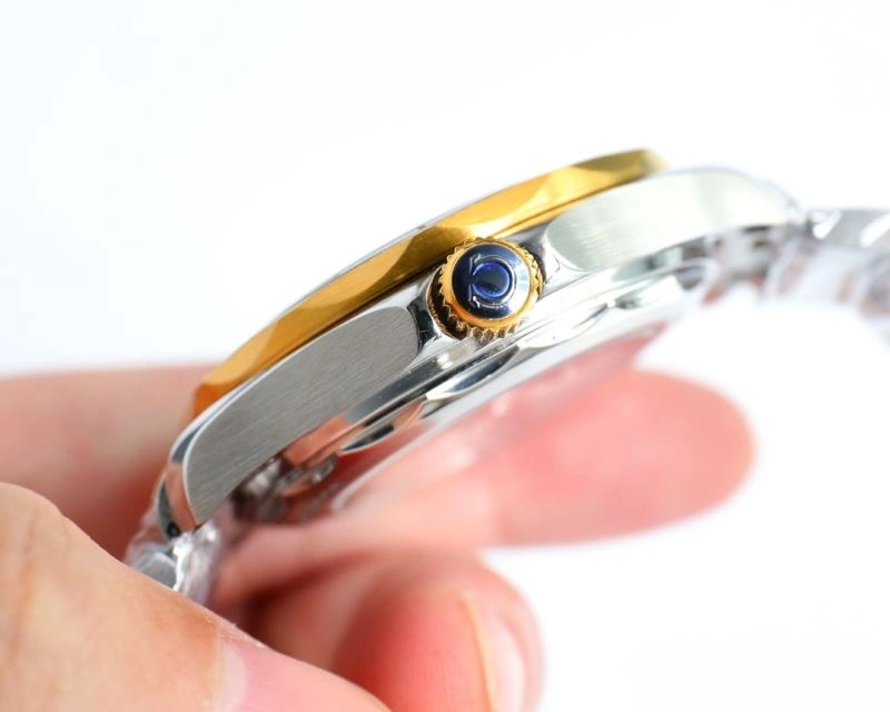 Snug OMEGA Watches 193657