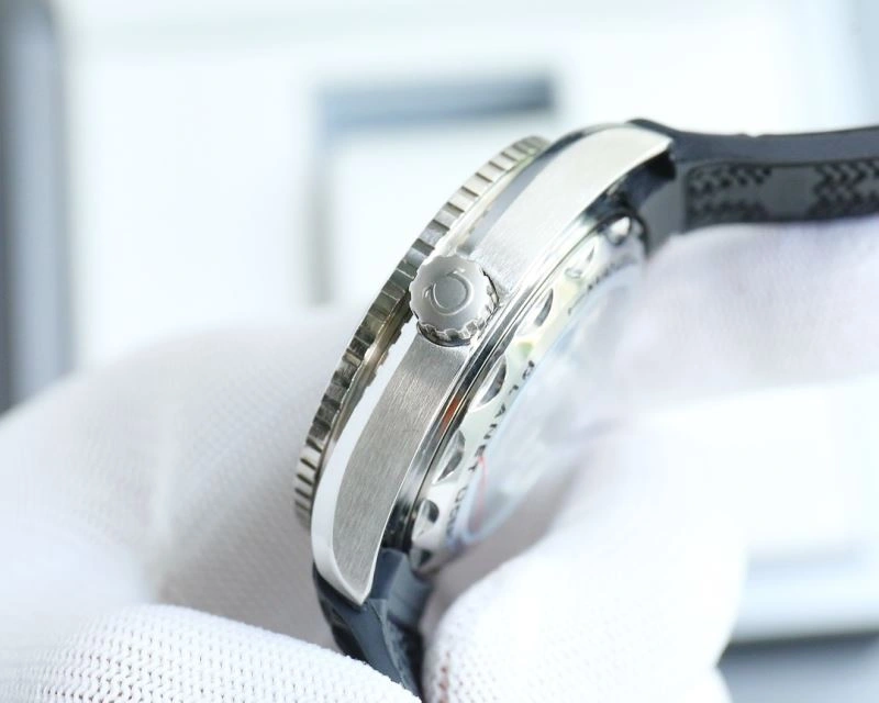 Sleek OMEGA Watches 193564