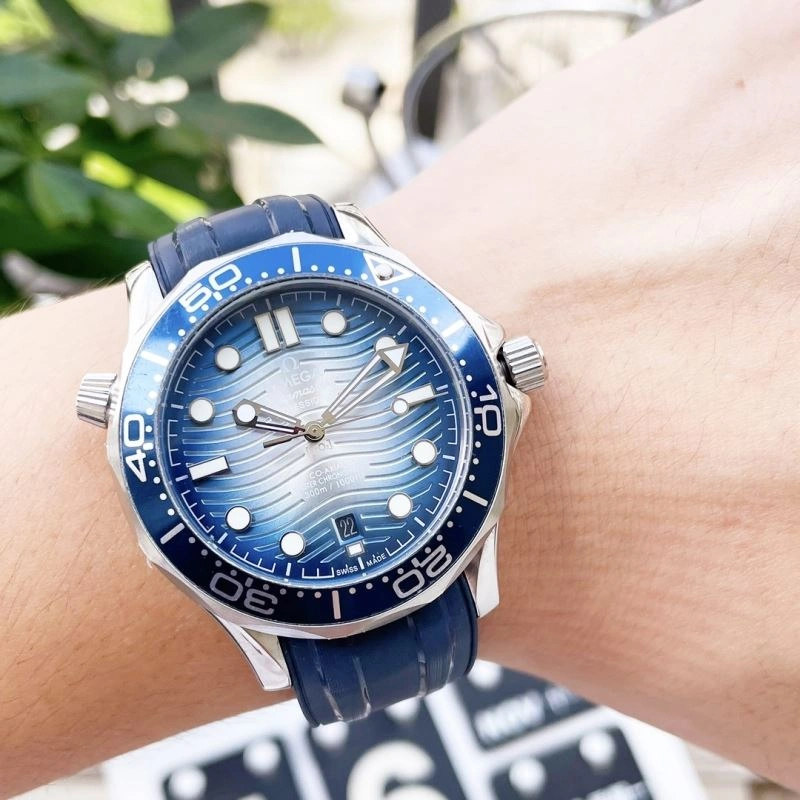 Compact OMEGA Watches 193551