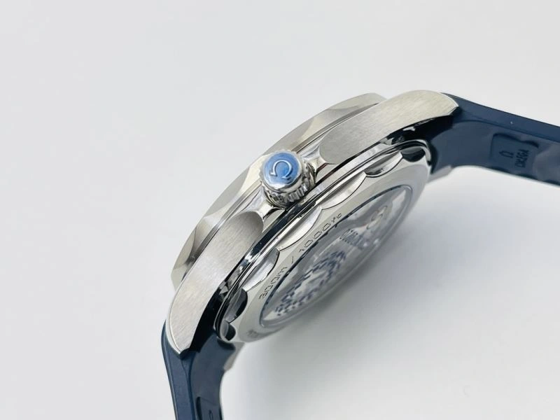 Sleek OMEGA Watches 193448