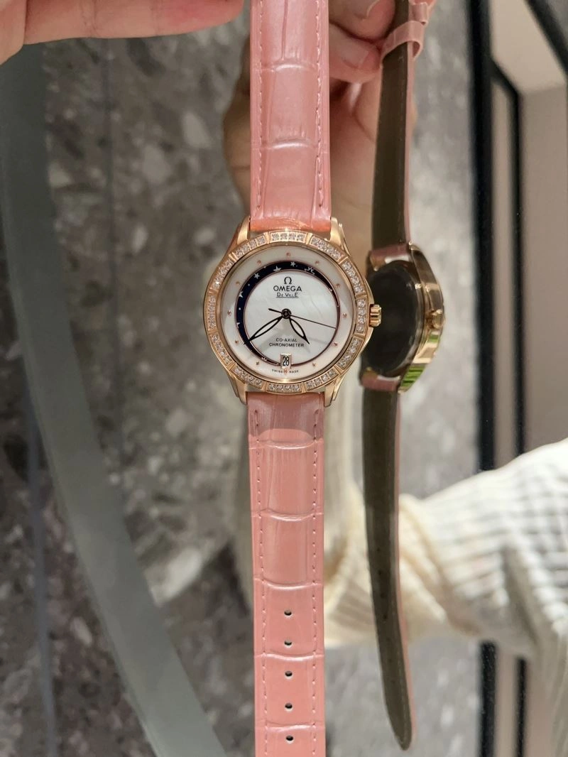 Snug OMEGA Watches 192981