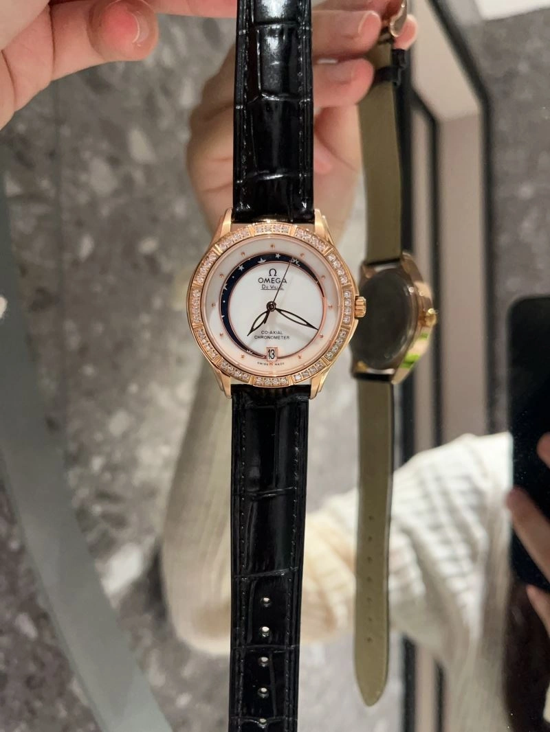 Snug OMEGA Watches 192981