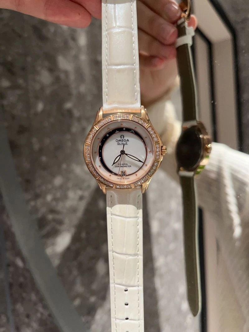 Snug OMEGA Watches 192981
