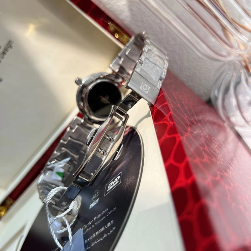 OMEGA Watches FashionForward 192572
