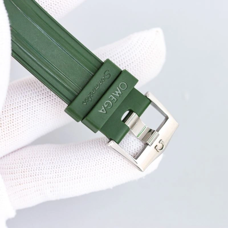 Snug OMEGA Watches 192509