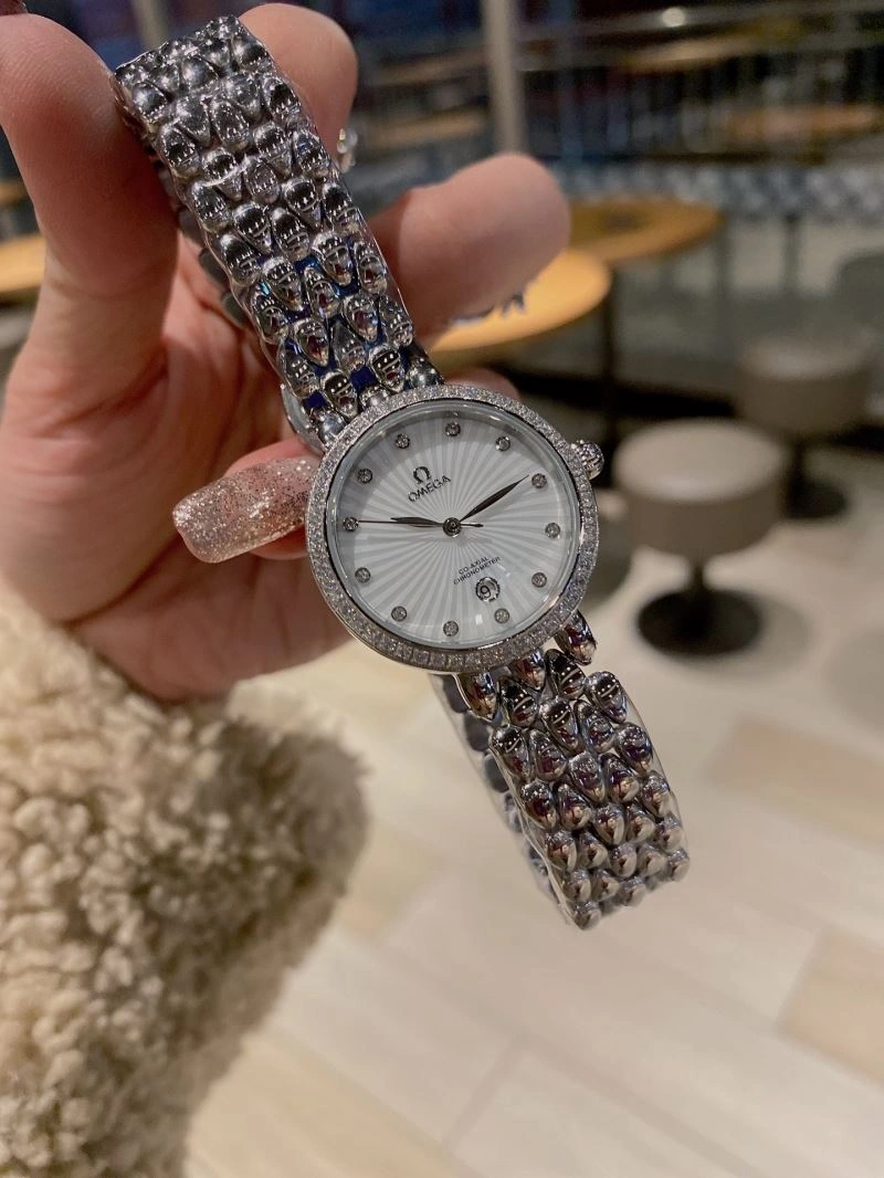 Vibrant OMEGA Watches 192282