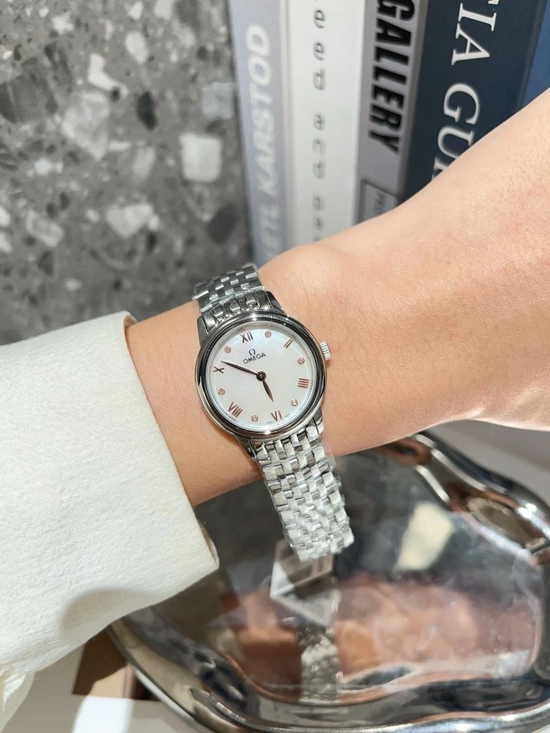 OMEGA Watches Snug 192226
