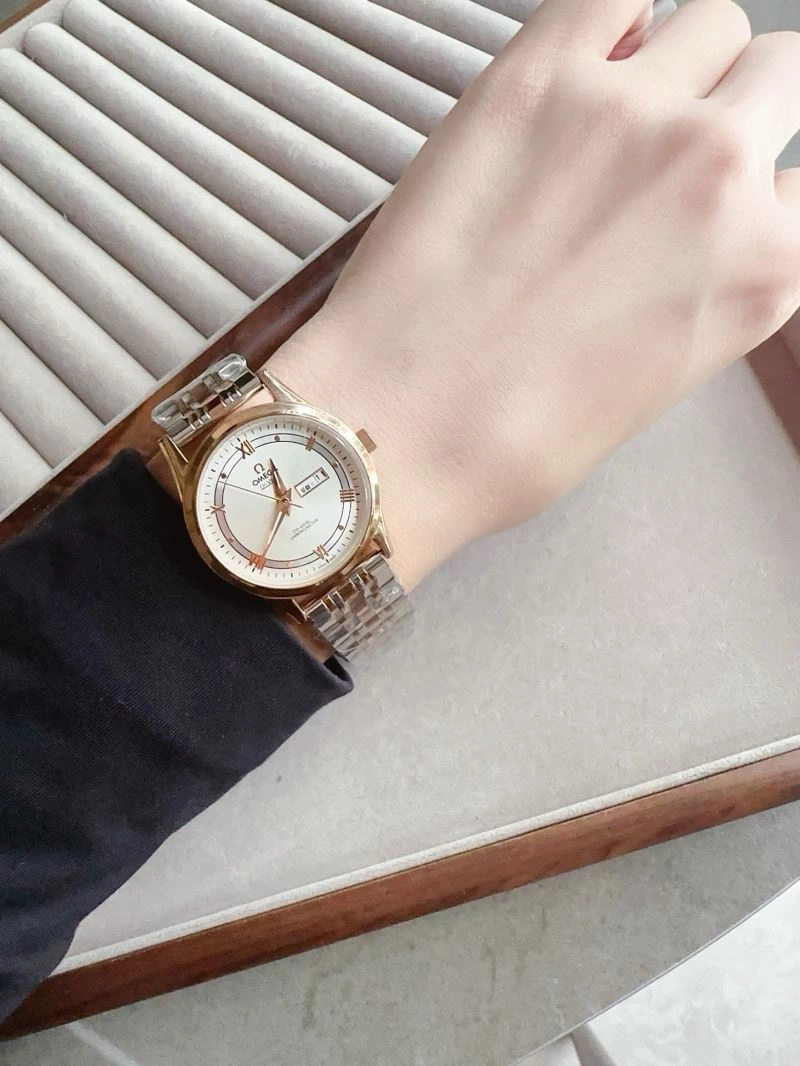 OMEGA Watches Stretchable 191104