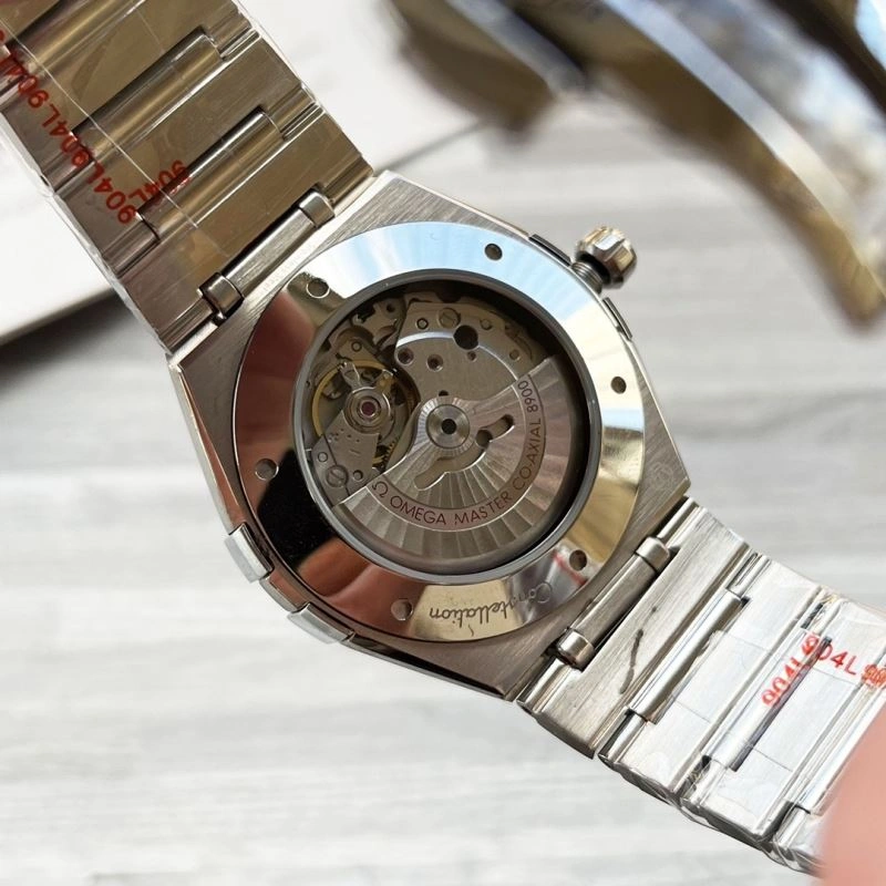 Sporty OMEGA Watches 190947
