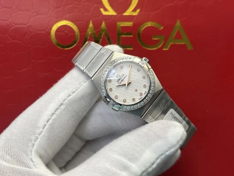 Vibrant OMEGA Watches 190857