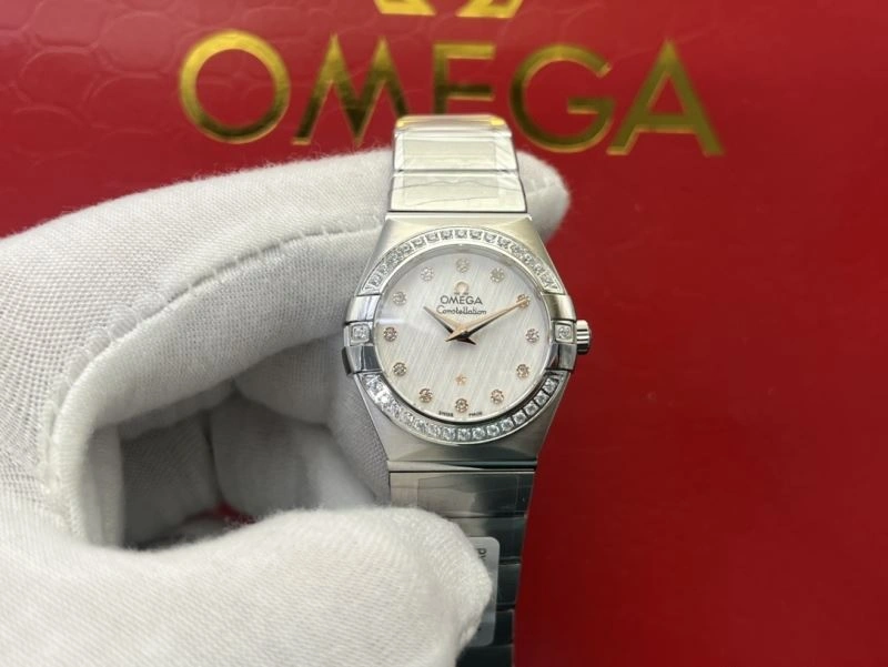 Vibrant OMEGA Watches 190857